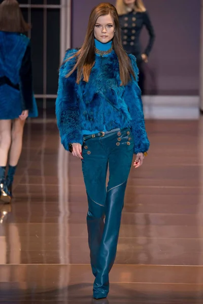 Look 9